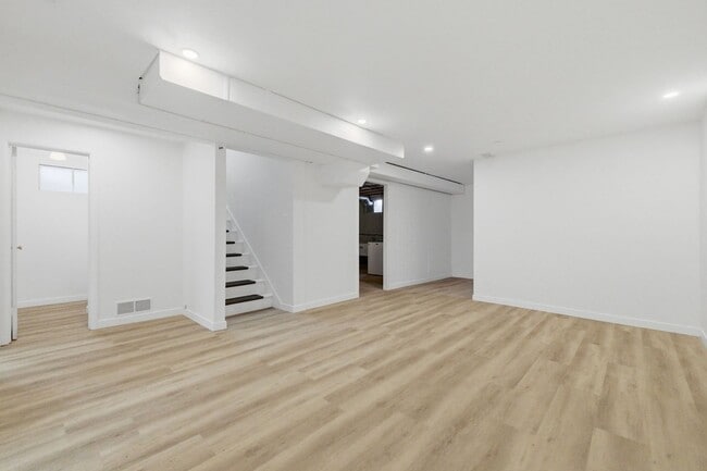 Building Photo - Spacious 5-Bedroom Home with Modern Updates and Natural Light