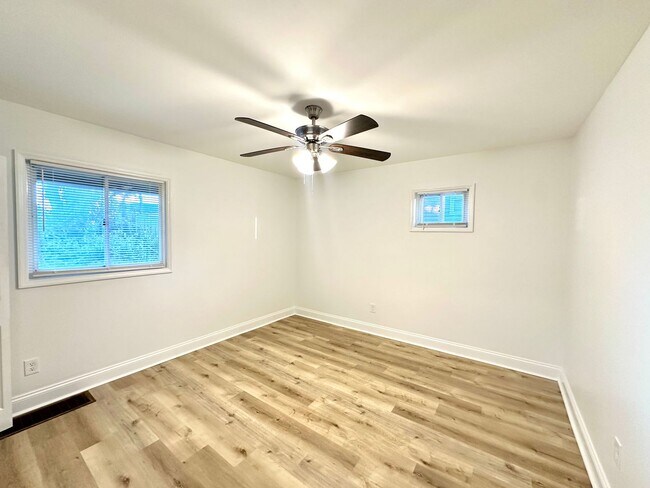 Building Photo - 4 Bed/1 Bath Home in Penn Hills-Completely Remodeled! Available Now