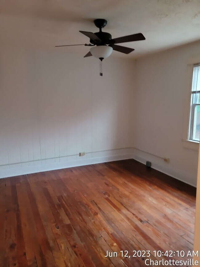 Building Photo - 2027-2028 School Year Available  / 6 BR, 3 Bath house within walking distance of UVA grounds and ...