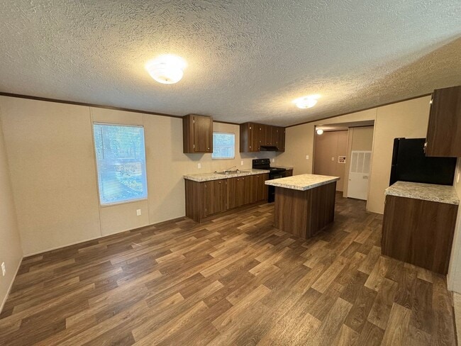 Building Photo - Conway - 3 Bedroom / 2 Bathroom Mobile Home