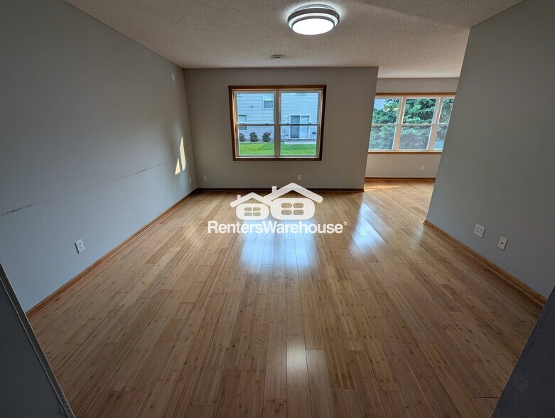 Building Photo - 10549 64th Way NE
