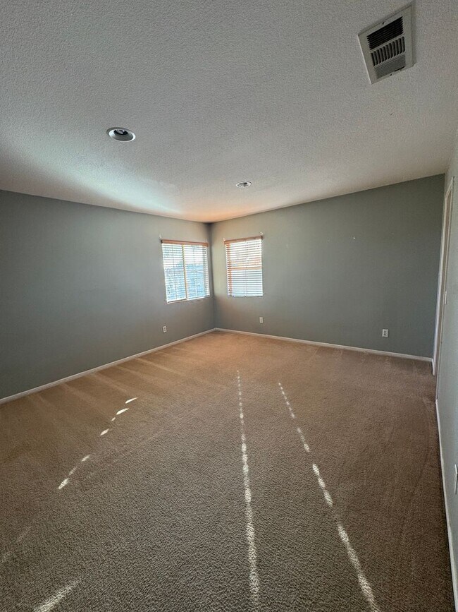 Building Photo - MOVE-IN SPECIAL!! Welcome to Your New Home In Winchester