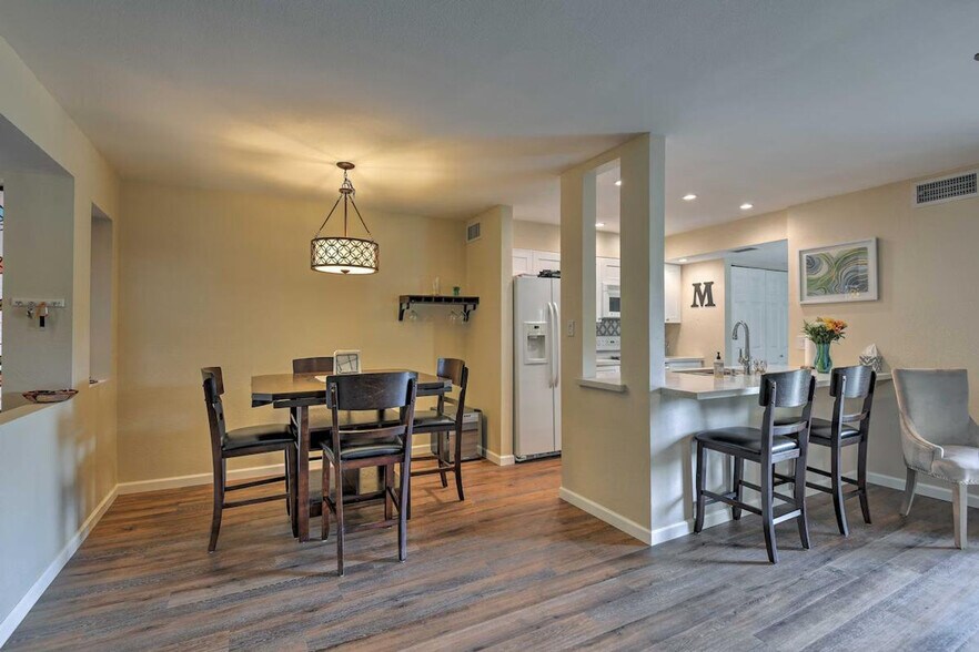 Building Photo - 9270 E Mission Ln