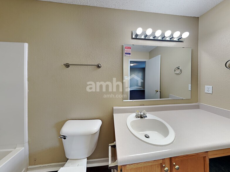 Building Photo - 9128 Stones Bluff Pl