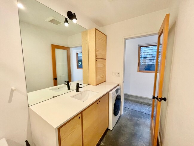 Building Photo - 2BR/1BA Potrero Hill Contemporary Residenc...