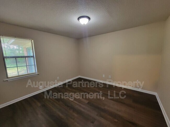 Building Photo - ~103 Blue Ct
