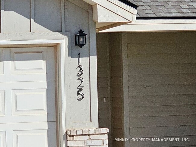 Building Photo - 1325 Bajada St