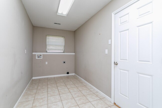 Building Photo - 4800 Burbank Loop