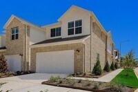 Building Photo - 5406 Sunshine Lks