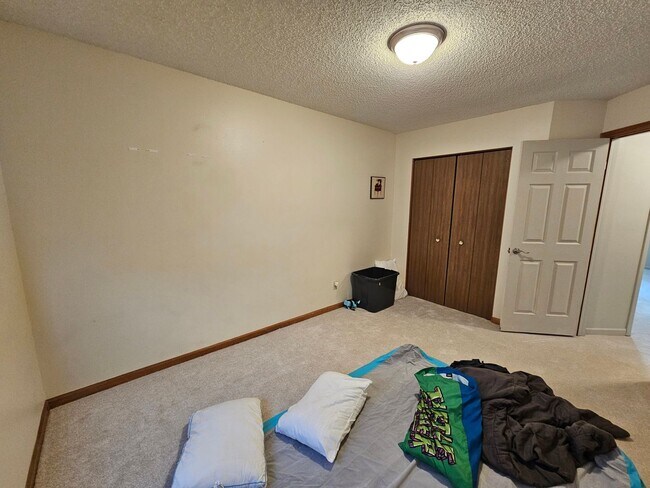 Building Photo - 3 Bed 2 Bath In Fountain Valley Ranch!!