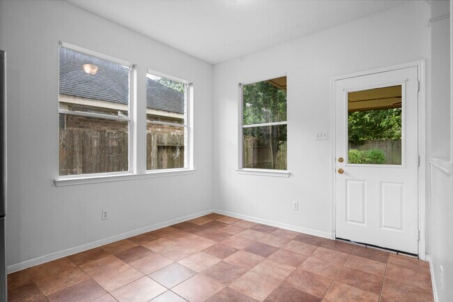 Building Photo - 6914 Grants Hollow Ln