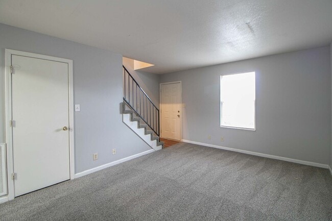 Building Photo - 363 Peabody Dr