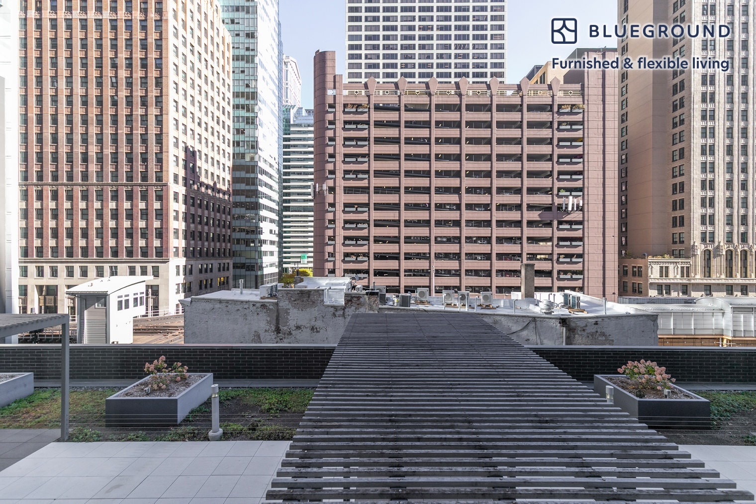 Building Photo - 215 W Lake St