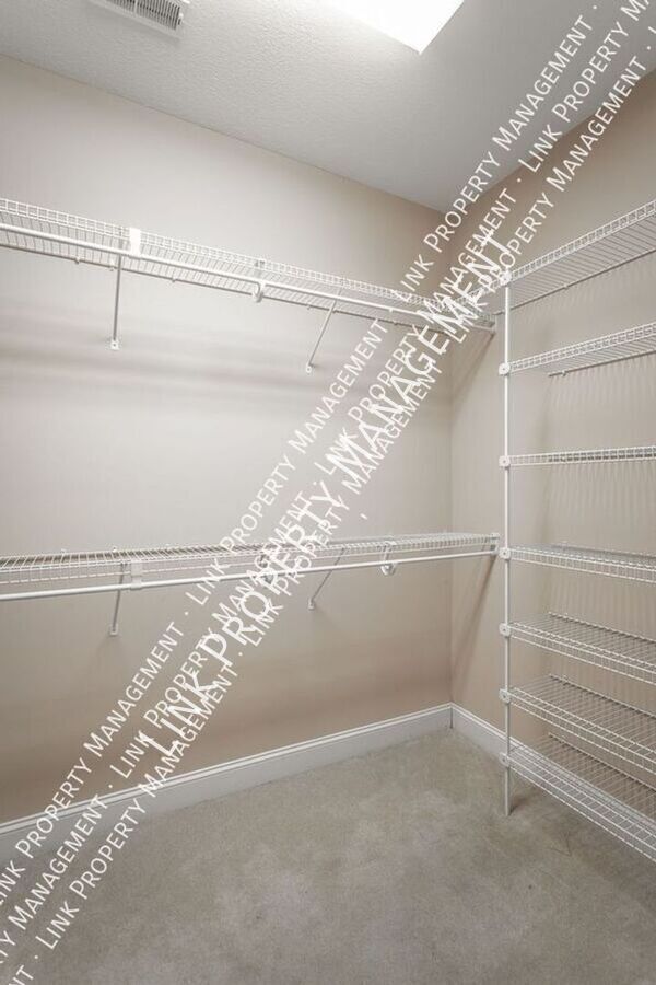 Building Photo - 7655 Lenox Trace Dr