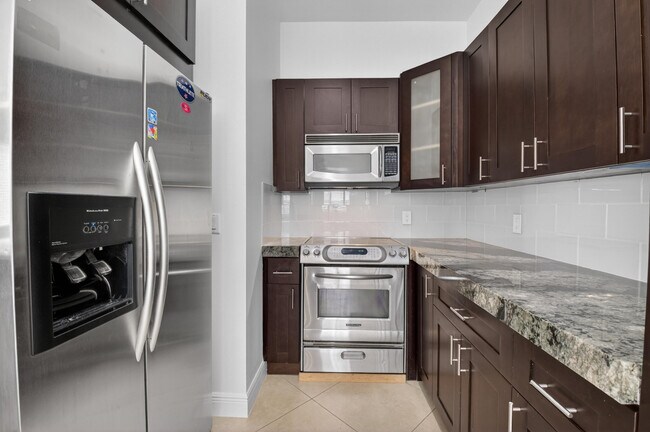 Building Photo - 2515 Venetian Ct