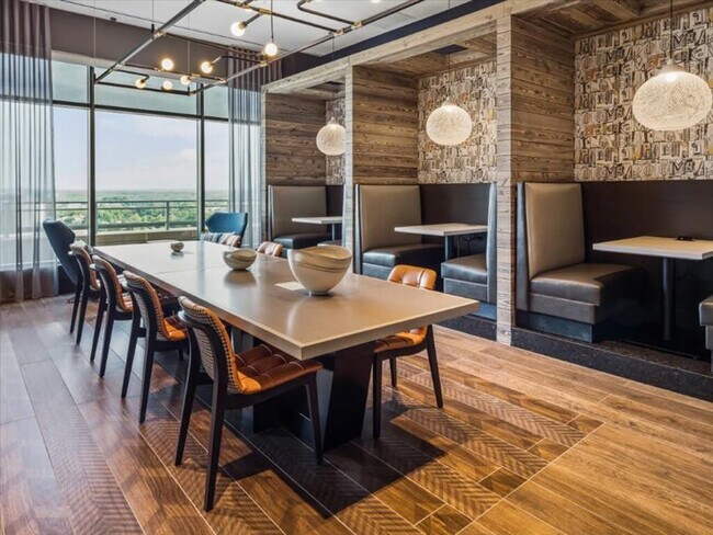 Building Photo - 4836 Rugby Ave