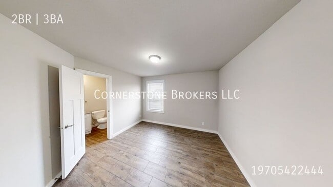 Building Photo - 227 Omnia St