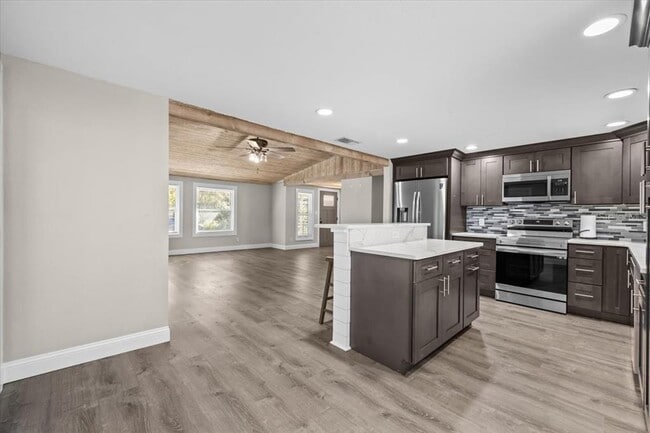 Building Photo - 4805 Cooper Rd