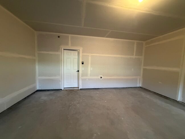 Building Photo - 10545 Harbor Ln N