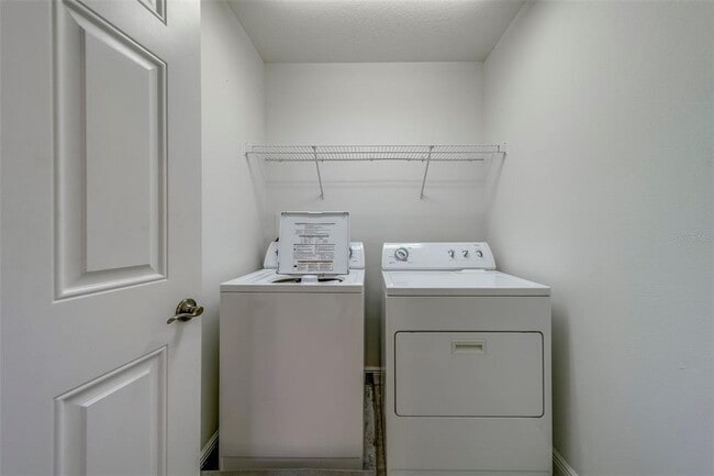 Building Photo - 270 Valencia Cir