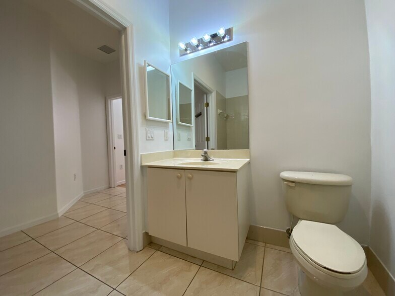 Building Photo - 10985 SW 239th Ter
