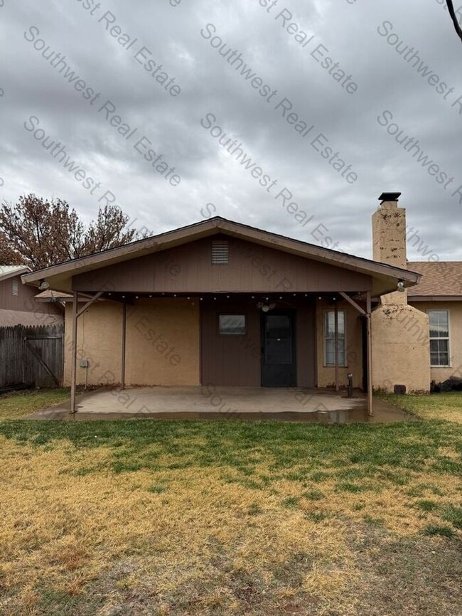 Building Photo - Spacious 3 bedrooms 2 bath family home
