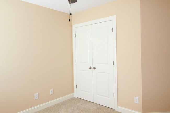 Building Photo - 120 Chandler Dr