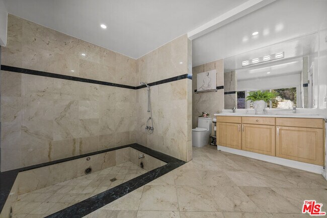 Building Photo - 3453 Green Vista Dr