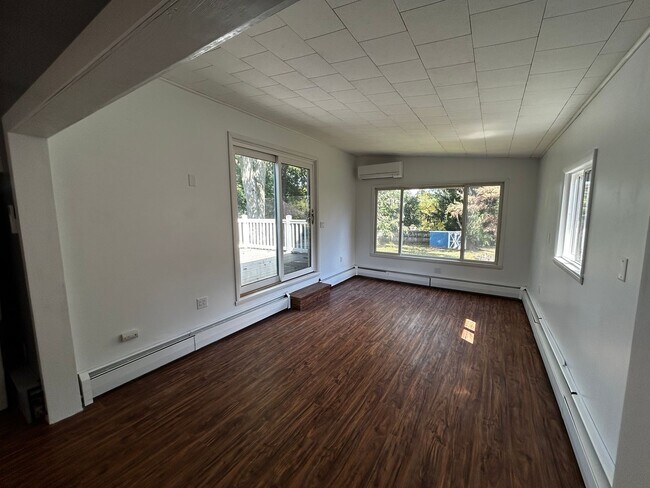 Building Photo - Dexter House for Rent - Walking Distance t...