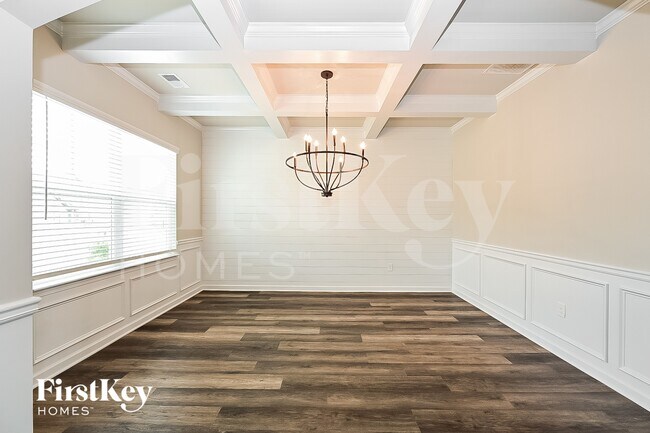 Building Photo - 281 Villa Grande Dr