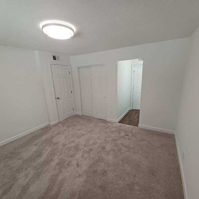 Building Photo - 3918 La Mirada Dr N