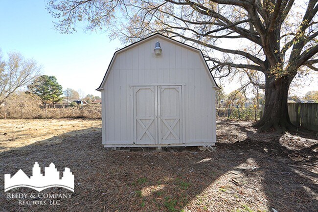 Building Photo - 2692 Dromedary Dr
