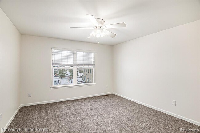 Building Photo - 59696 Twin Pines Dr