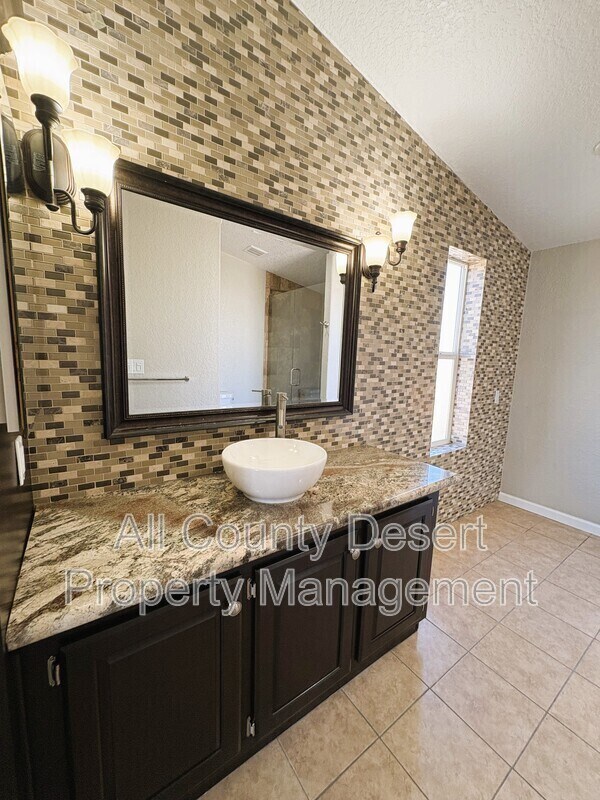 Building Photo - 43155 Portola Ave