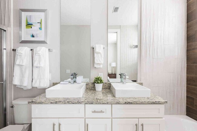 Building Photo - 7586 Sunny Dreams Ln