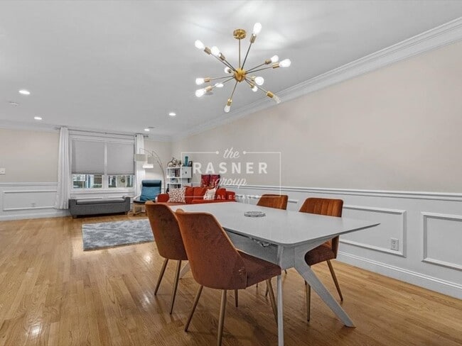 Building Photo - 17 Beacon St