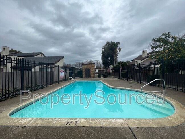 Building Photo - 1414 Pajaro Ave