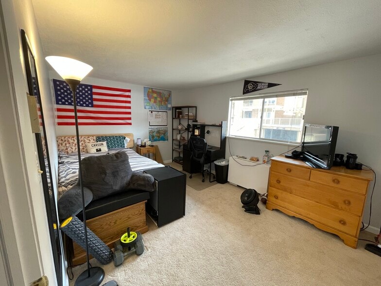 Bedroom 1 - 3000 Colorado Ave