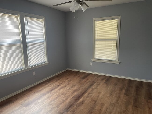 Building Photo - 329 N 8th St