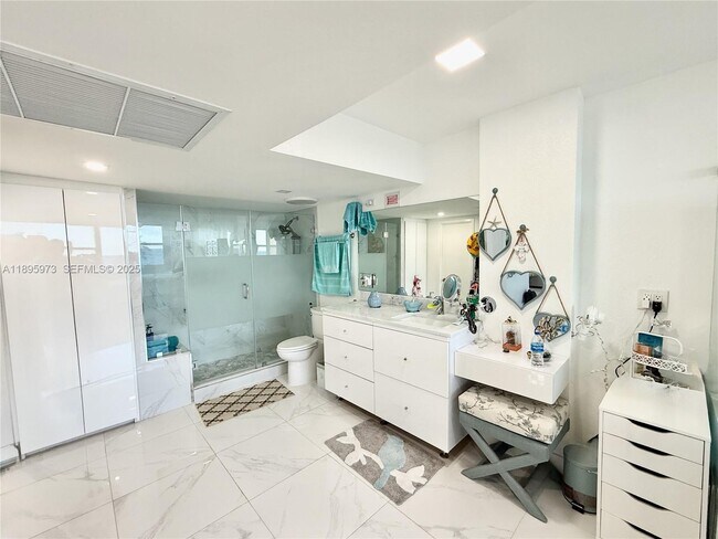 Building Photo - 3180 S Ocean Dr