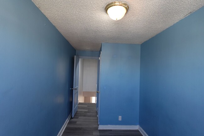 Building Photo - 7268 Leonard St