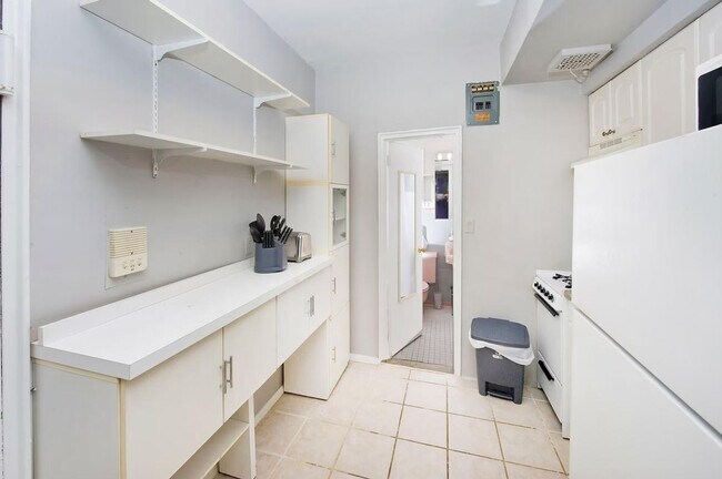 Building Photo - 1574 2nd Ave