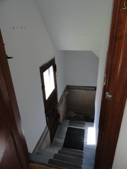 Building Photo - 53 Keswick Rd