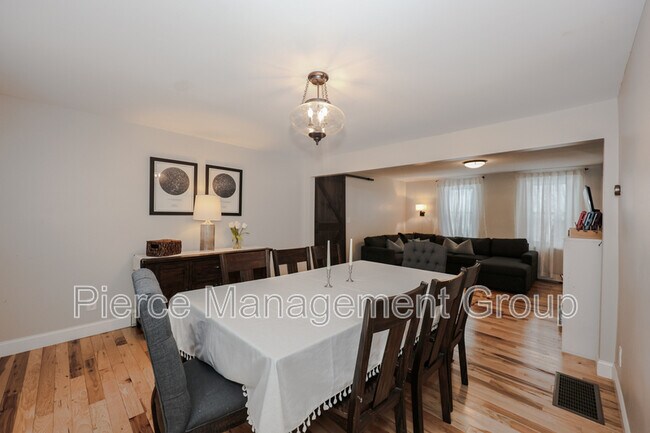 Building Photo - 395 Critchett Rd