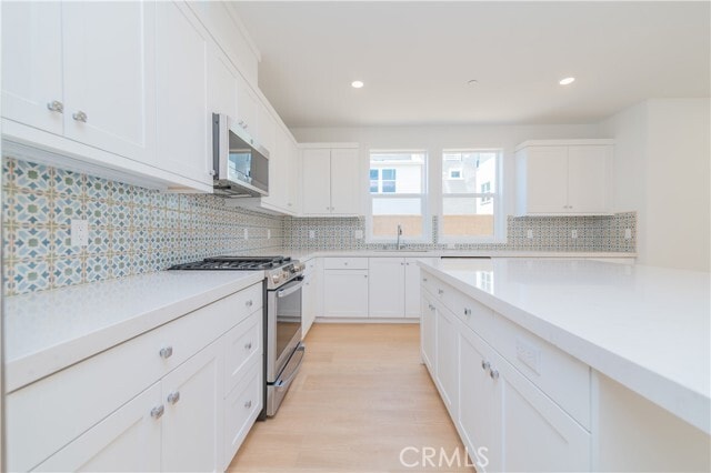 Building Photo - 446 Lobata