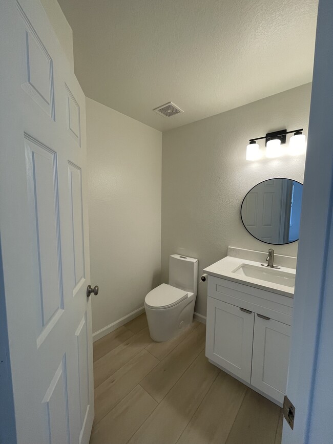 Downstairs half bathroom - 1016 Starlight Dr