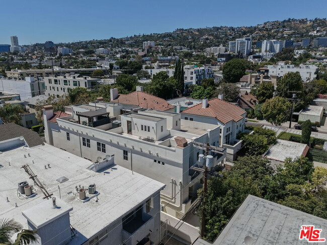 Building Photo - 744 N Alfred St