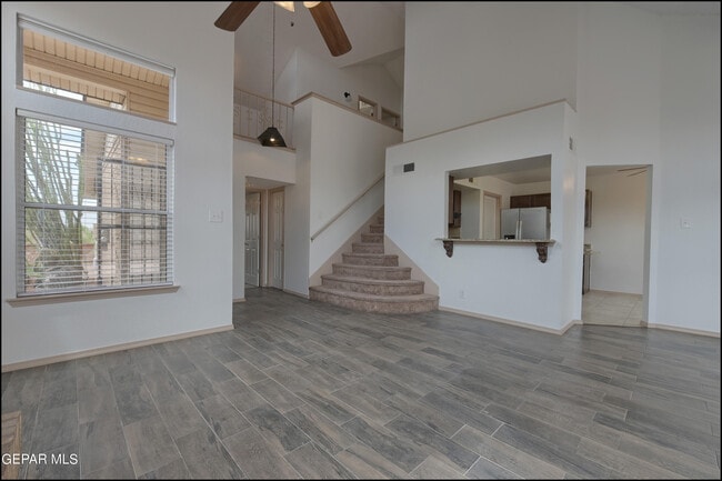 Building Photo - 894 Melville Ln