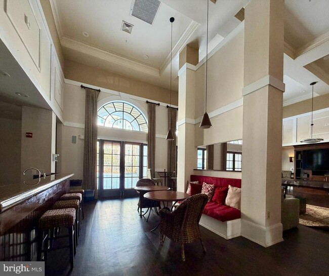 Building Photo - 2321 25th St S