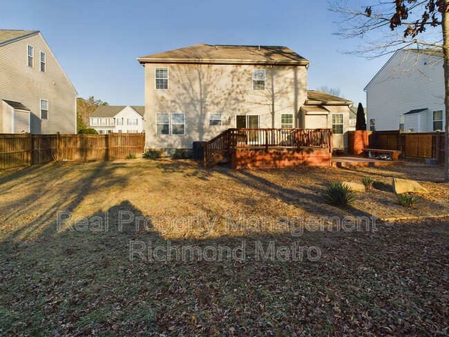 Building Photo - 6431 Kings Crest Ct